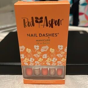 Red Aspen Nail Dashes
